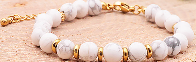 Bracelet doré howlite blanche