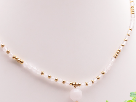 Collier doré quartz rose